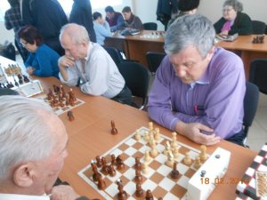 Турнир по шахматам и шашкам среди пенсионеров Менделеевска