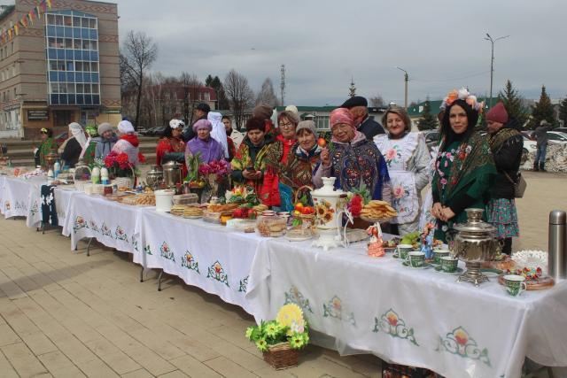 В г.Азнакаево старшее поколение отпраздновали  встречу весны праздником Навруз 