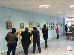 Выставка в честь «День матери» и 25-летия Пенсионного фонда России