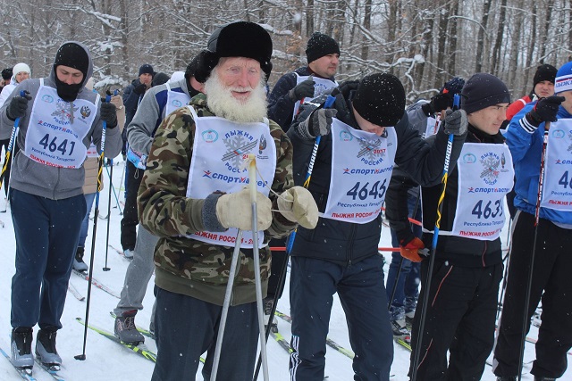 78-летний дрожжановский спортсмен легко преодолел дистанцию на соревнованиях «Лыжня России – 2017»