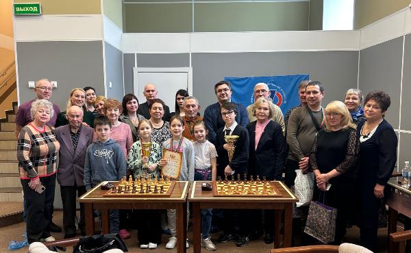 Городской шахматный турнир “ Связь поколений”.