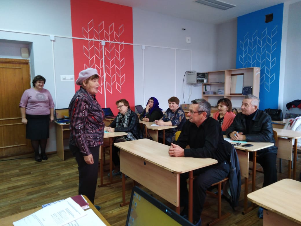 Пенсионеры приступили к изучению  компьютерной грамотности