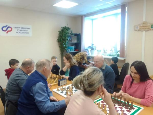 Связь поколений - семейные шахматы.