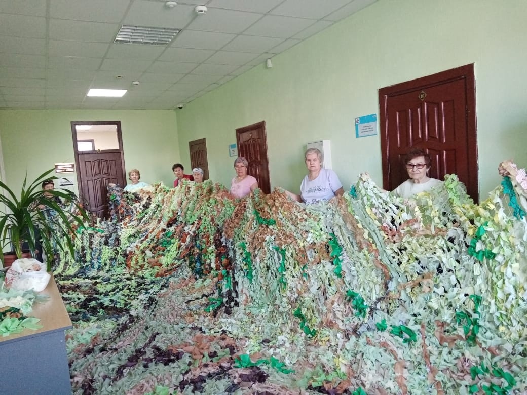 «МЫ ВМЕСТЕ»: плетение маскировочной сети на фронт