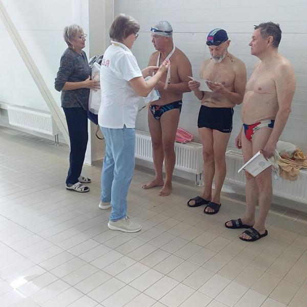Старшее поколение Кировского района Казани приняли участие в городских соревнованиях по плаванию Старшее поколение Кировского района Казани приняли участие в городских соревнованиях по плаванию