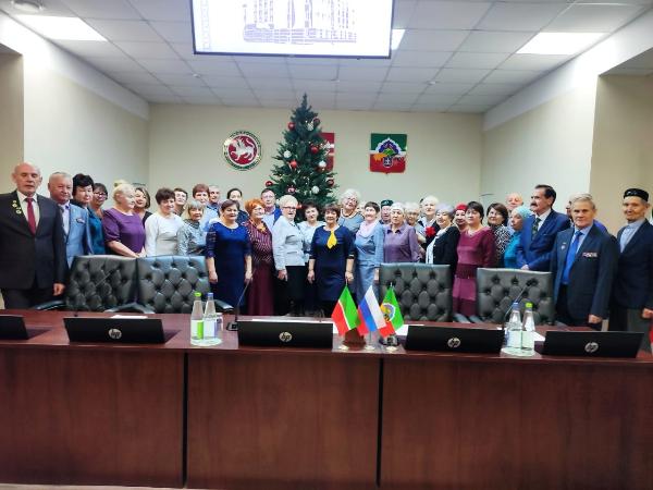 Члены Бавлинского отделения СПР, Совета ветеранов и  общественные активисты «серебряного возраста» Бавлинского района на торжественном приеме у главы администрации Бавлинского муниципального района