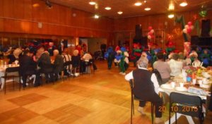 Закружила в танце осень золотая