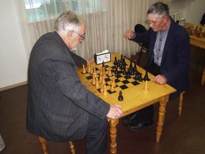 Участие в зональном турнире по шахматам и шашкам среди  ветеранов и молодежи