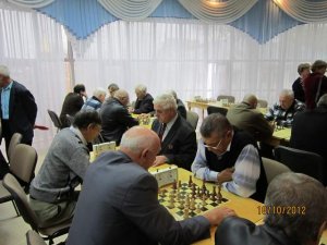 Турнир по шахматам и шашкам среди пенсионеров Альметьевска