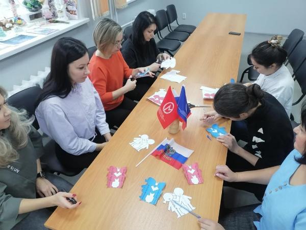 В г.Азнакаево прошла акция ко Дню народного единства #МЫВМЕСТЕ.