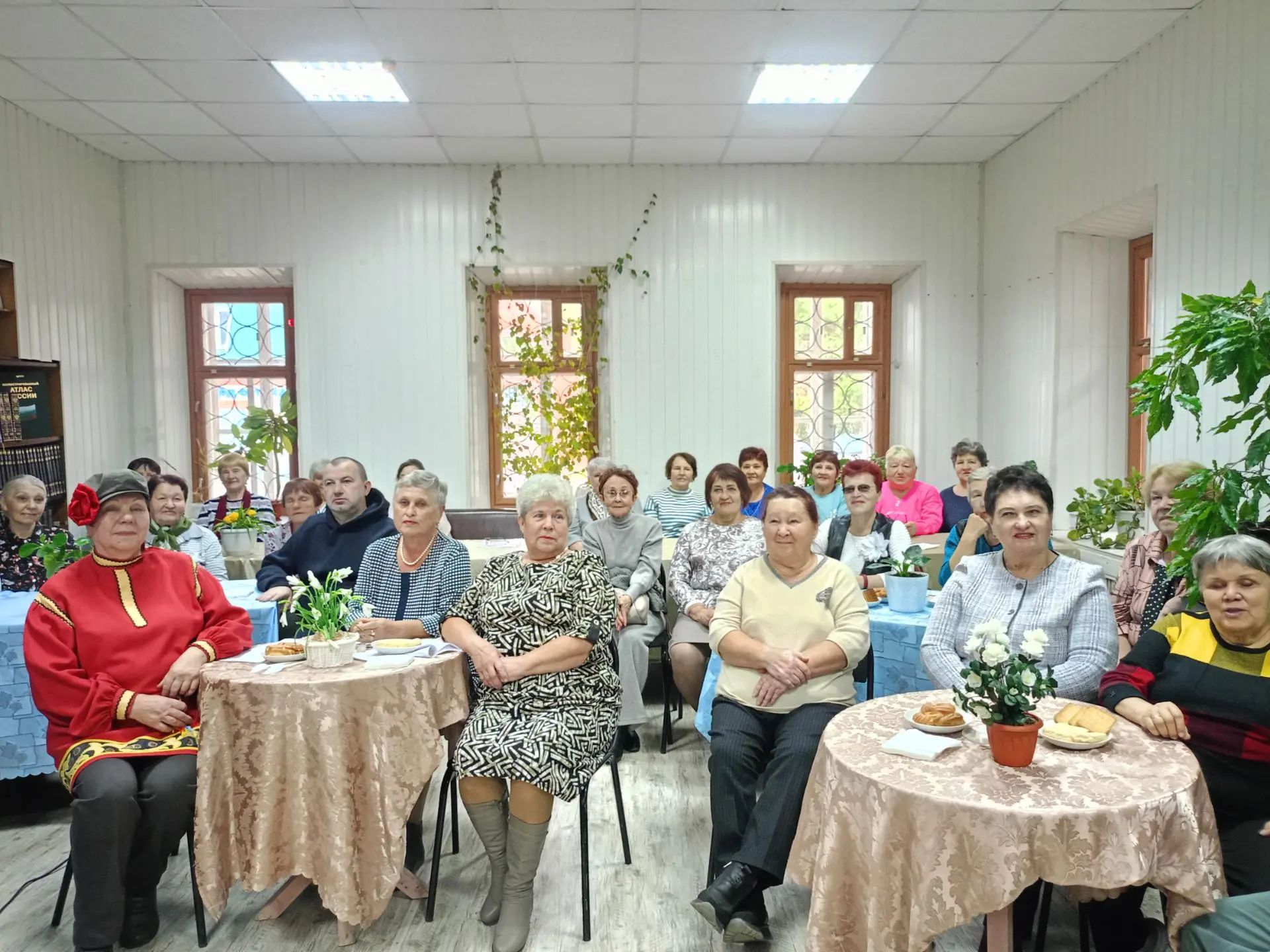 Главное, девчата, сердцем не стареть! Главное, девчата, сердцем не стареть!
