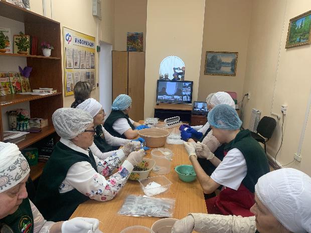 Мамадышские волонтеры серебренного возраста  приняли участие в телемосте «Связь поколений».