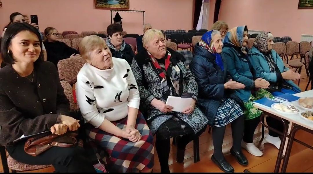 Председатель Новошешминского отделения СПР поздравила  с Днем пожилого человека