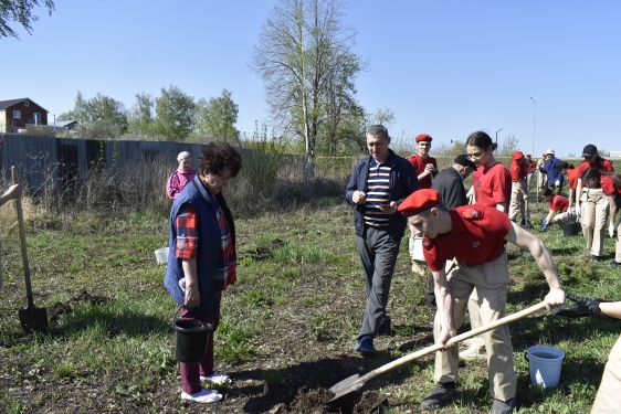 Участие в посадке деревьев в «Сад пямяти» в честь Дня Победы