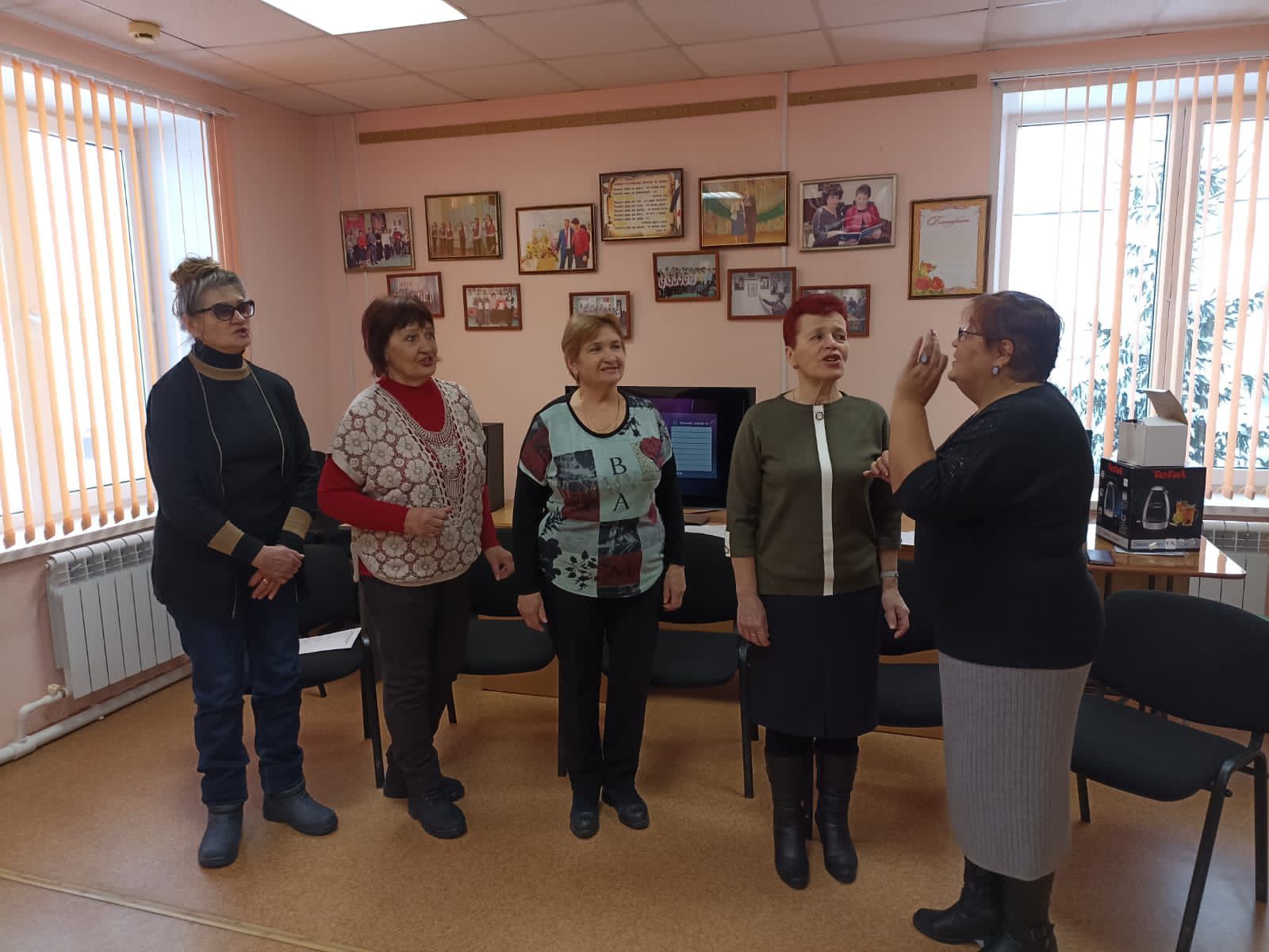 Продолжаются занятия курса «Вокально-хоровое творчество»