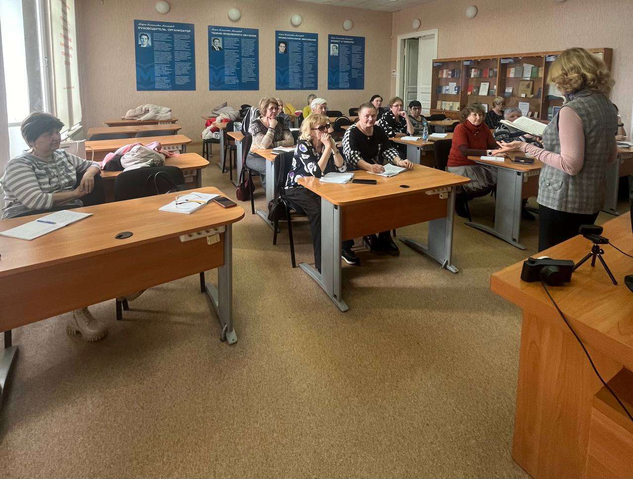 Слушатели курса УТВ продолжают Обучение по курсу финансовой грамотности в КФУ 