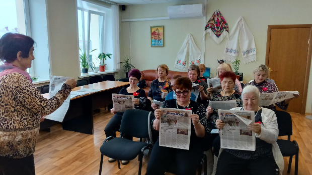 Массовое чтение газеты «Активное долголетие»