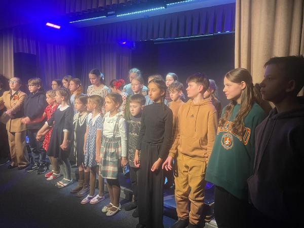 Члены союза пенсионеров посетили спектакль