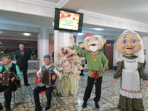 В честь Международного Дня пожилых людей в г.Азнакаево был организован в Доме культуры праздничный концерт