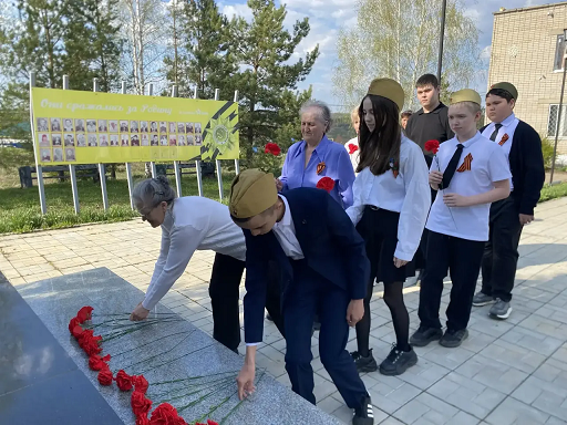 Почтили память односельчан 