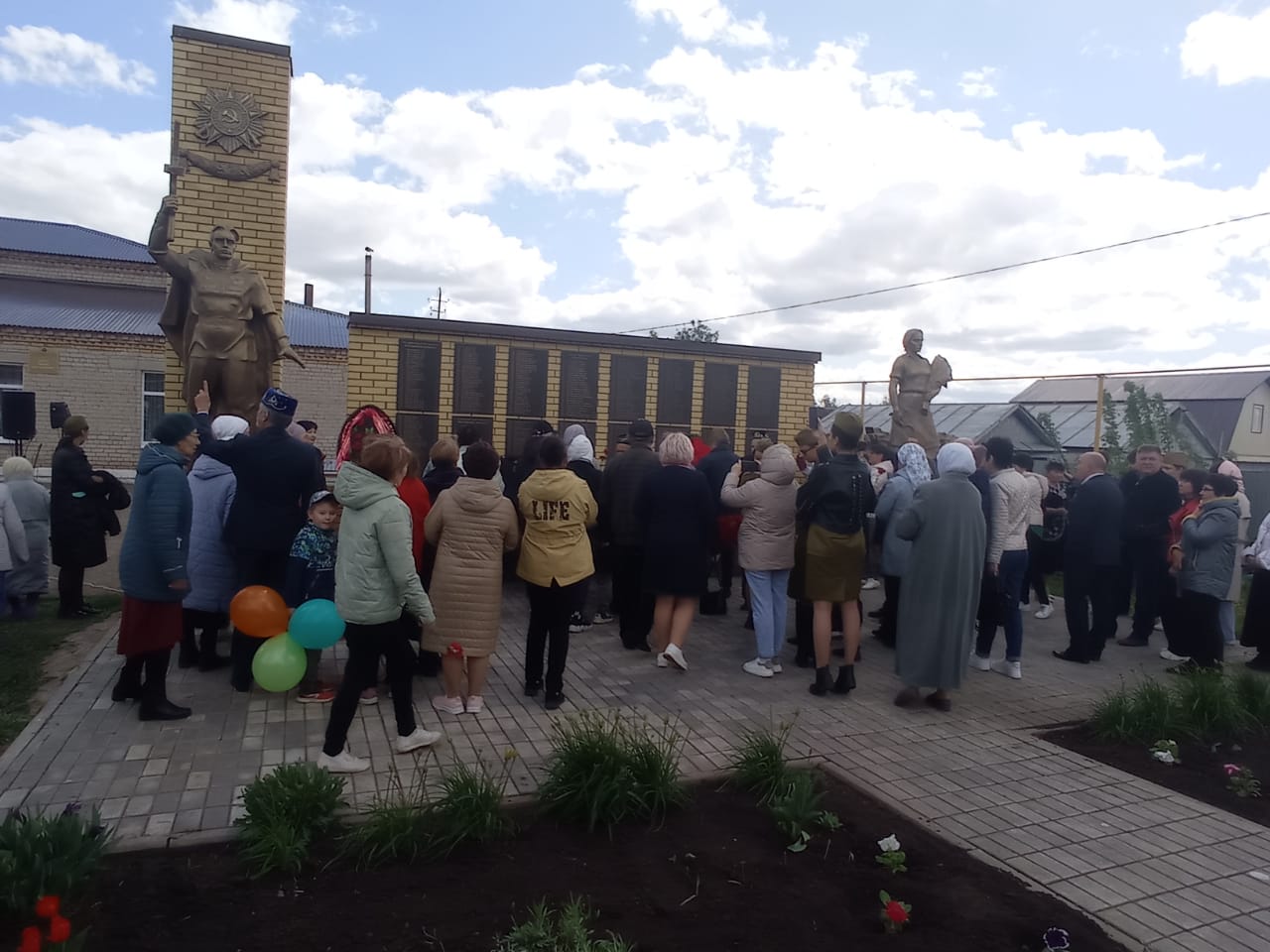 Открытие памятника и мемориальной доски