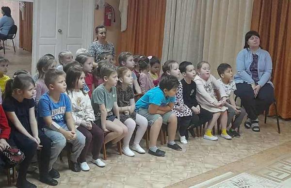 Старшие младшим