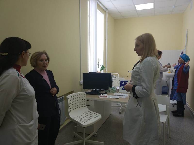 Глава регионального отделения  «Союза пенсионеров России» Любовь Мишина  ознакомилась с работой гериатрического кабинета в Лениногорском районе Татарстана