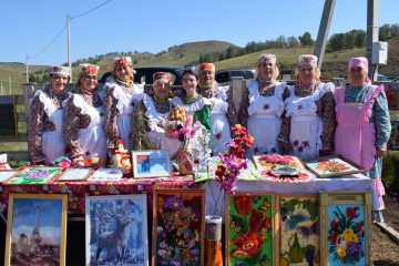 В Азнакаево провели праздник «Бабье лето»
