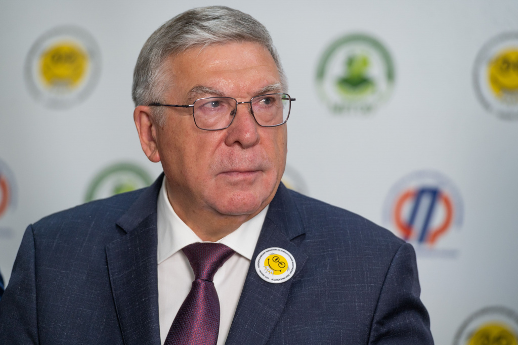 В.В.Рязанский, председатель СПР.jpg